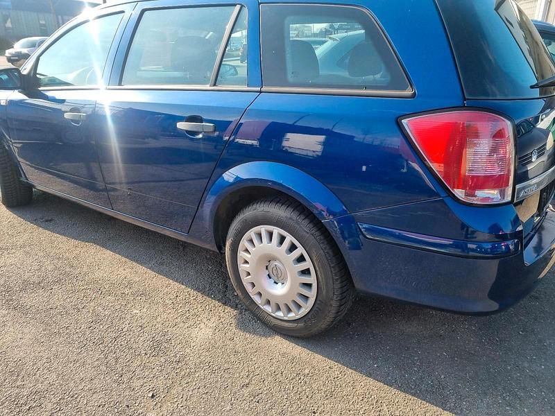 Gebraucht Opel Astra 116 PS (85 kW) 2009 Blau Kombi