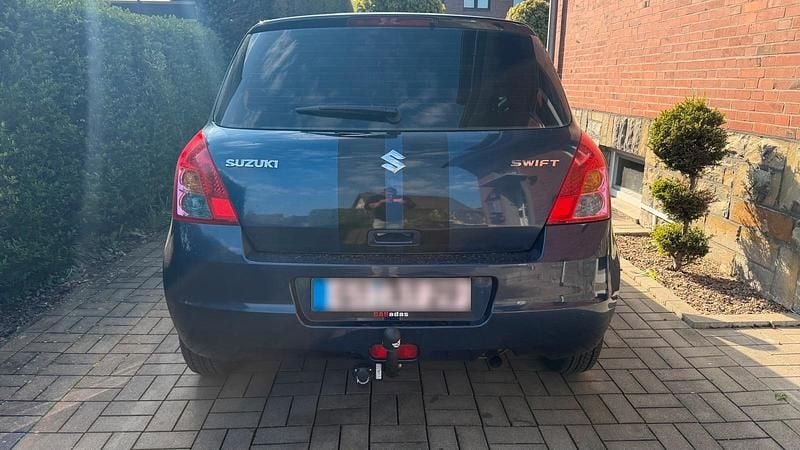 Second-hand Suzuki Swift 94 CP (69 kW) 2008 Albastru Hatchback
