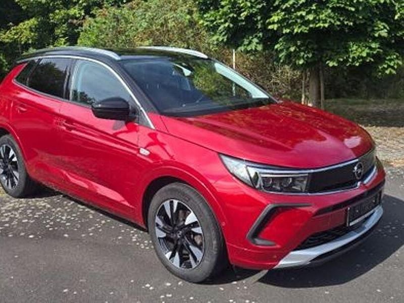 Rot Gebraucht 2024 Opel Grandland X SUV | 28.000 € (Guter Preis) - Bild 1/4