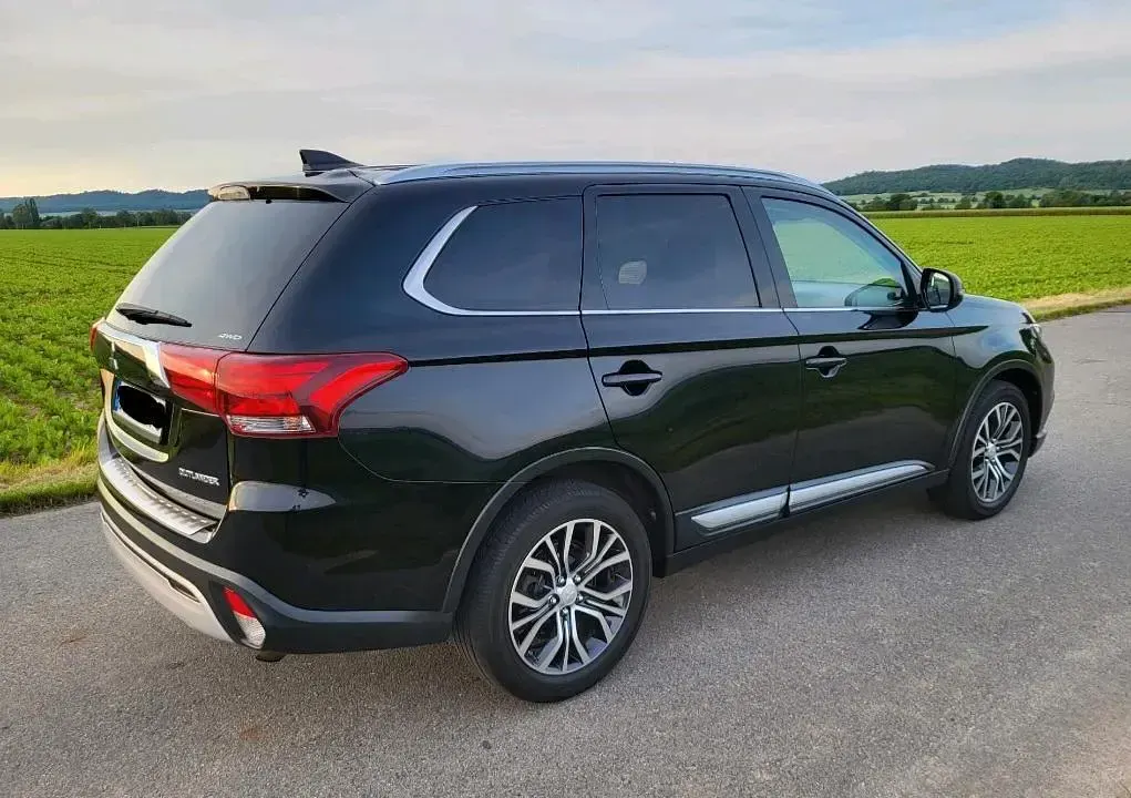 Gebraucht Mitsubishi Outlander 150 PS (110 kW) 2017 Schwarz SUV