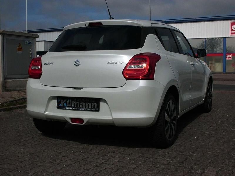 Gebraucht Suzuki Swift Comfort+ 111 PS (81 kW) 2018 Weiß Kleinwagen