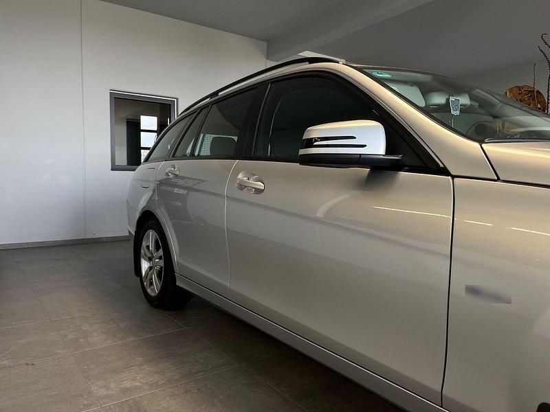 Gebraucht Mercedes 220 170 PS (125 kW) 2010 Silber Kombi