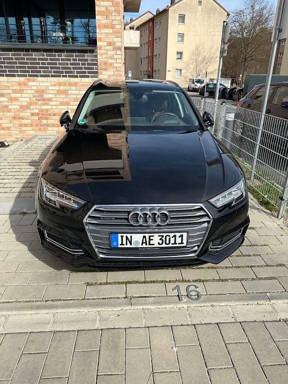 Schwarz Gebraucht 2018 Audi A4 Sport Kombi | 22.900 € (Fairer Preis) - Bild 1/4