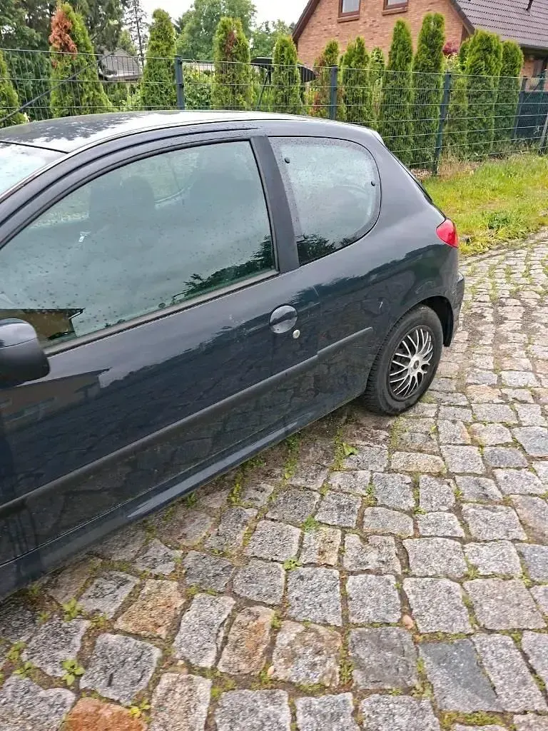 Gebraucht Peugeot 206+ 75 PS (55 kW) 2010 Blau Kleinwagen