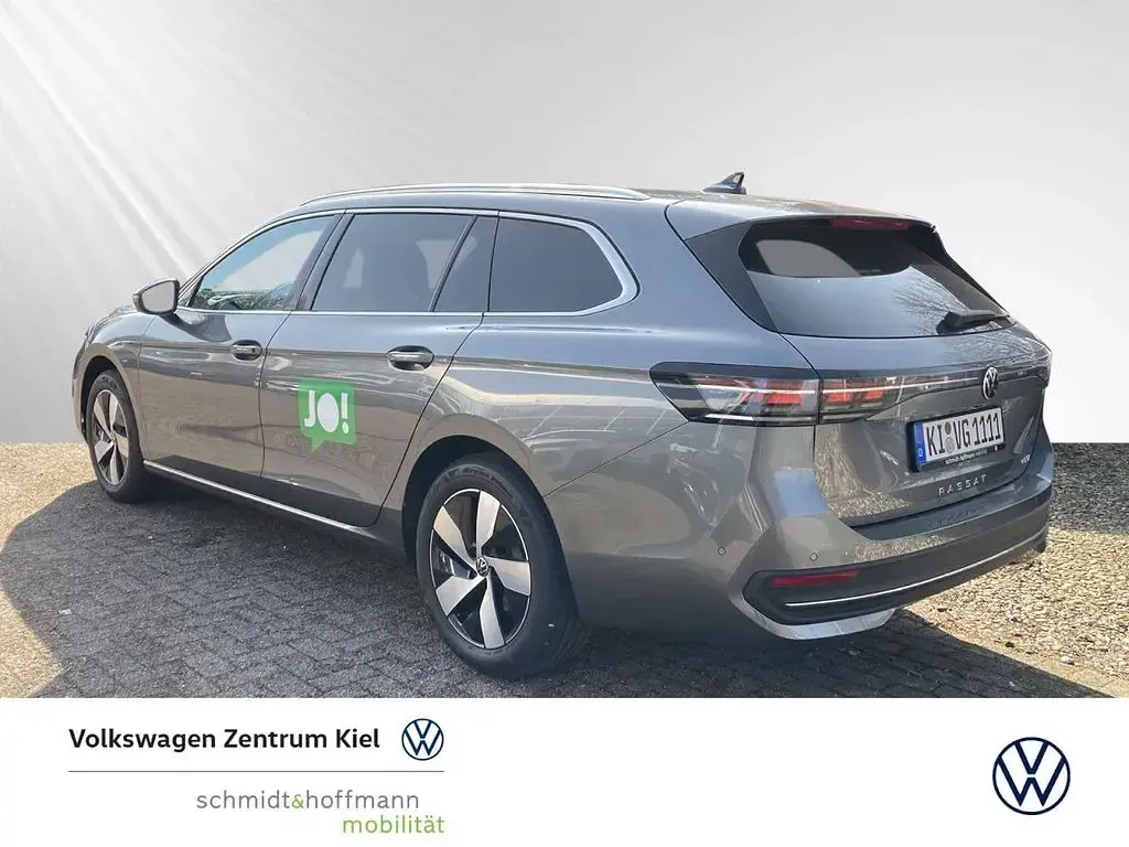 Gebraucht VW Passat Business 150 PS (110 kW) 2025 Grau Kombi
