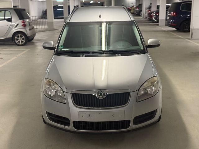 Gebraucht Skoda Roomster Plus Edition 105 PS (77 kW) 2010 Silber Van / Kleinbus