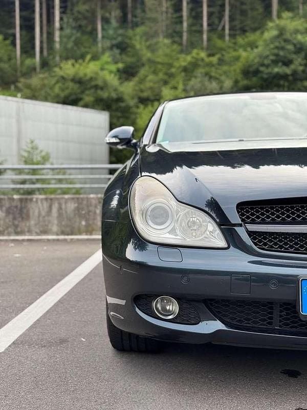 Schwarz Gebraucht 2006 Mercedes CLS350 Coupé | 2.350 € - Bild 1/4
