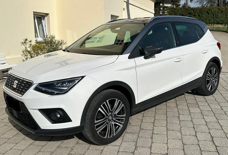 Weiß Gebraucht 2017 Seat Arona XCELLENCE SUV | 12.390 € (Fairer Preis) - Bild 1/4