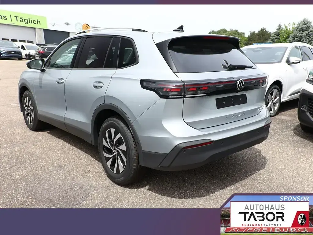 Neu VW Tiguan IQ Drive 150 PS (110 kW) 2026 Silber SUV