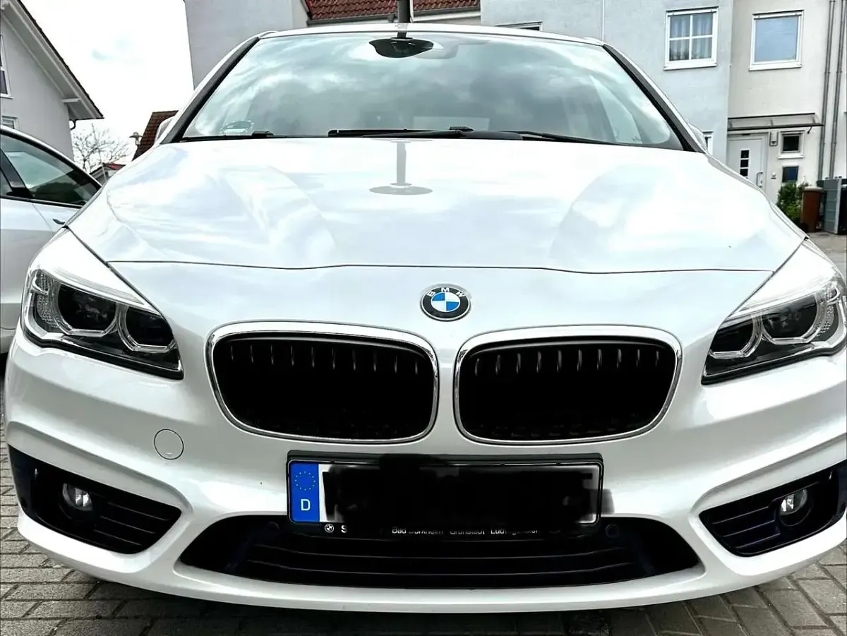 Gebraucht BMW 225 Active Tourer Sport Line 231 PS (169 kW) 2015 Weiß Van / Kleinbus