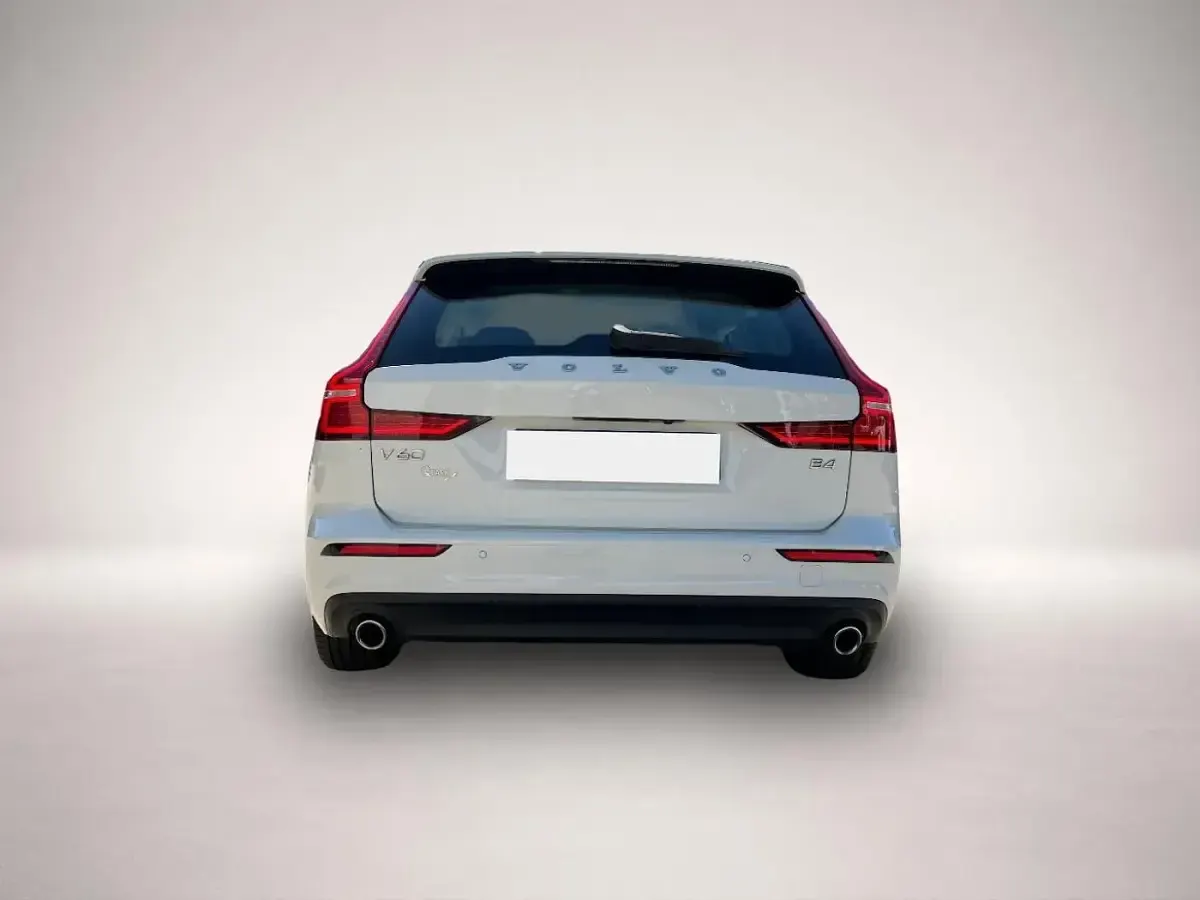 Gebraucht Volvo V60 Momentum 197 PS (144 kW) 2020 Manufacturer Kombi