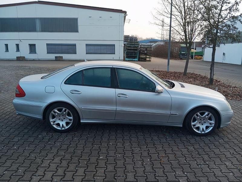 Gebraucht Mercedes E280 231 PS (169 kW) 2007 Silber Limousine