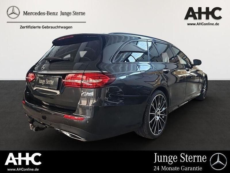 Gebraucht Mercedes E400 AMG 330 PS (242 kW) 2021 Metalliclack graphitgrau Kombi