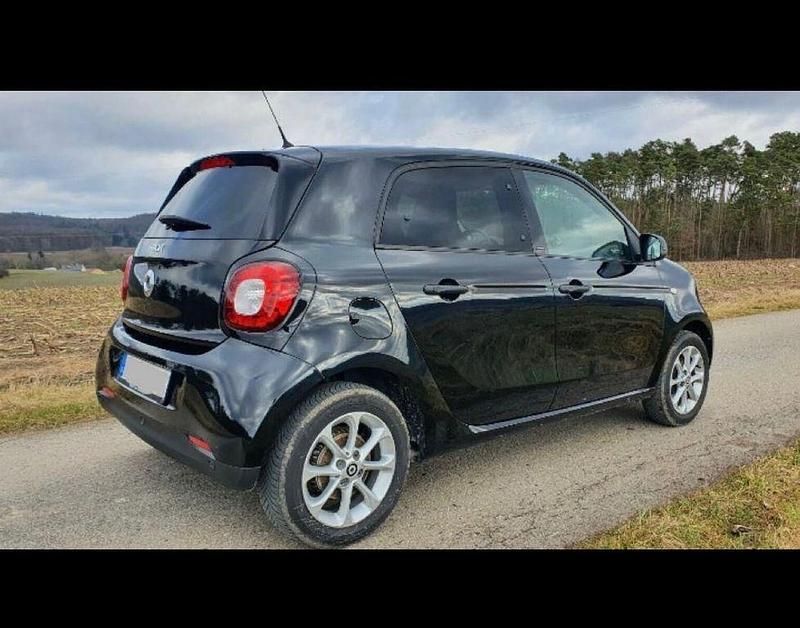 Gebraucht Smart ForFour Passion 90 PS (66 kW) 2018 Schwarz Kleinwagen