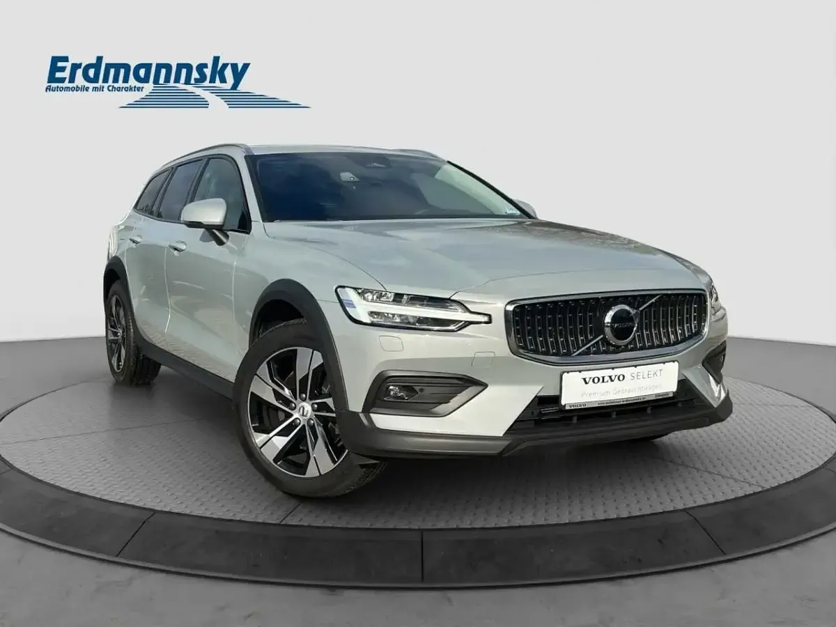 Gebraucht Volvo V60 CC 145 PS (106 kW) 2024 Kombi