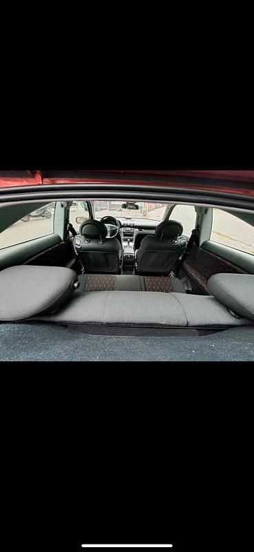 Gebraucht Mercedes 220 141 PS (103 kW) 2004 Rot Kombi