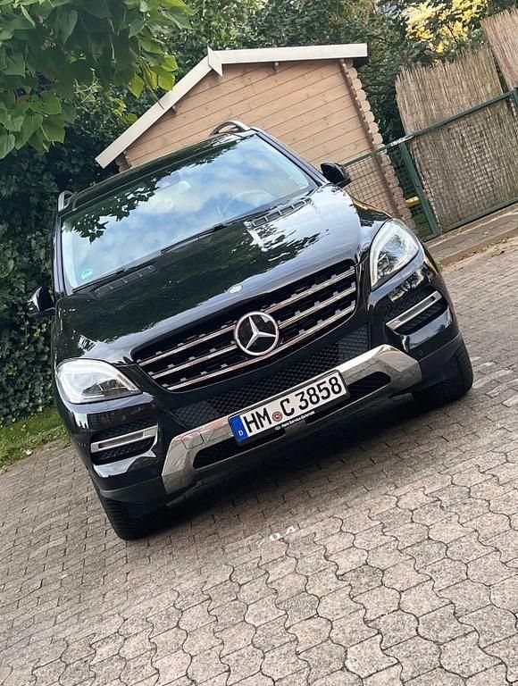 Gebraucht Mercedes ML350 258 PS (189 kW) 2014 Schwarz SUV