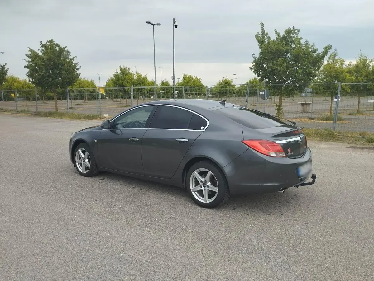 Gebraucht Opel Insignia Cosmo 160 PS (117 kW) 2008 Grau Limousine