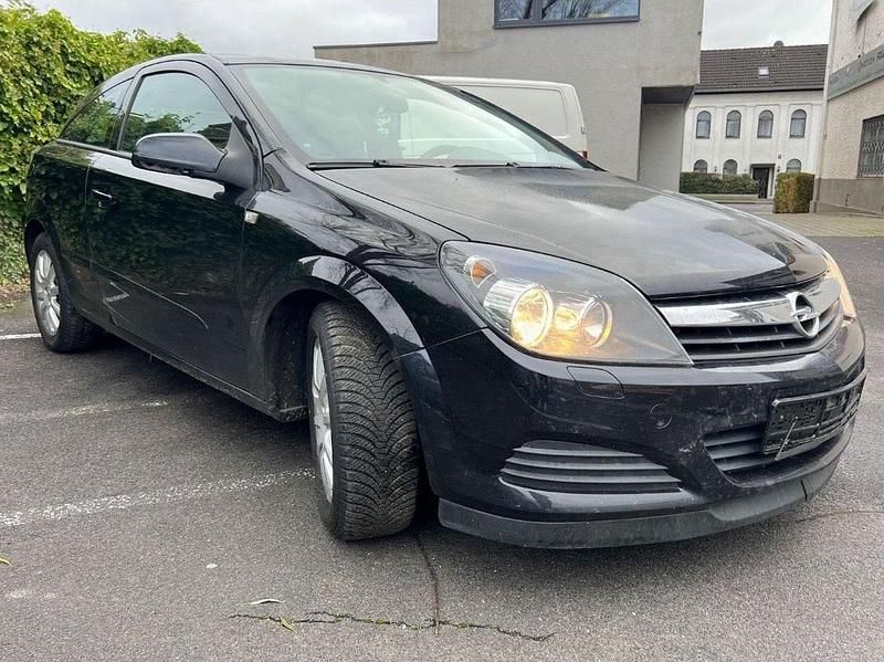 Schwarz Gebraucht 2005 Opel Astra GTC Kleinwagen | 400 € - Bild 1/4