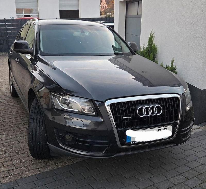 Grau Gebraucht 2010 Audi Q5 SUV | 9.990 € (Fairer Preis) - Bild 1/4