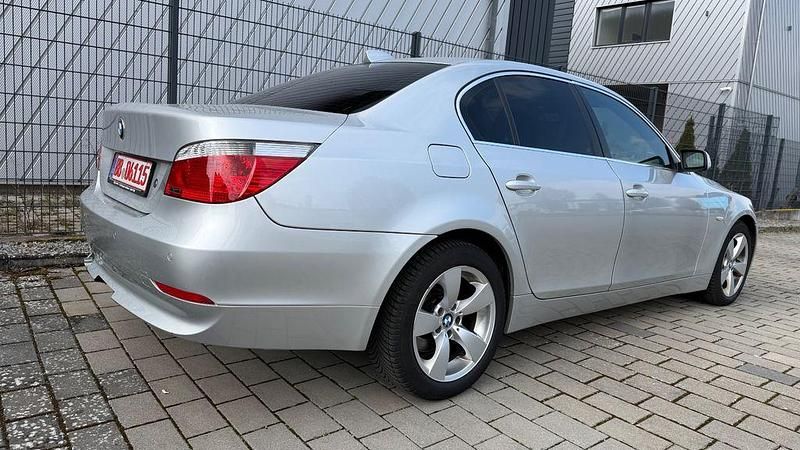 Gebraucht BMW 530 Advantage 231 PS (169 kW) 2006 Silber Limousine