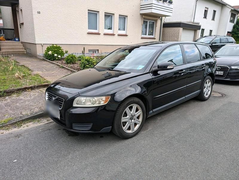 Schwarz Gebraucht 2007 Volvo V50 Kombi | 2.500 € (Etwas zu teuer) - Bild 1/4