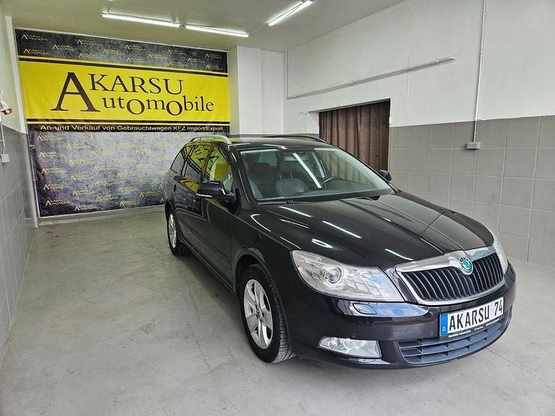 Schwarz Gebraucht 2013 Skoda Octavia Ambition Kombi | 4.250 € (Fairer Preis) - Bild 1/4
