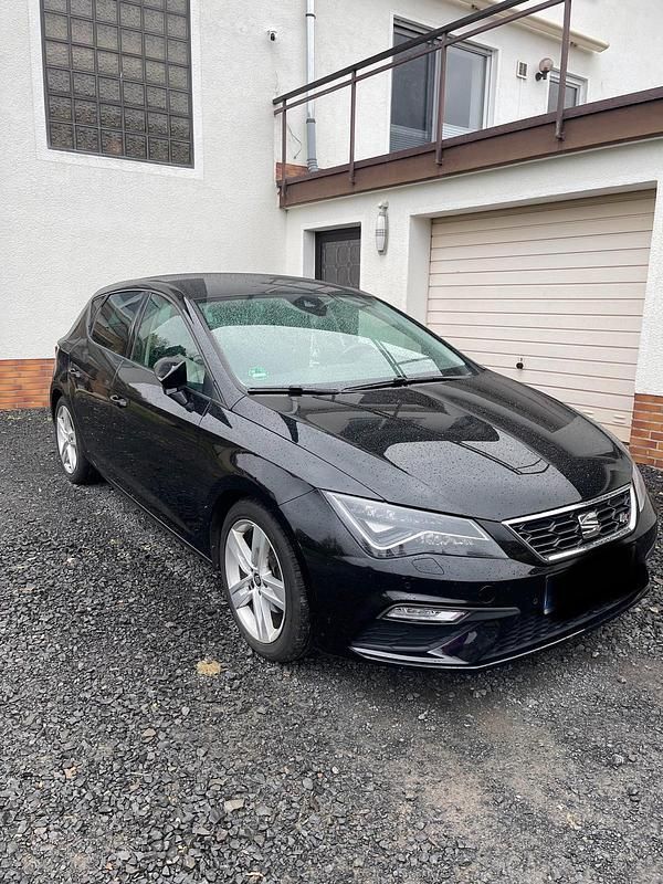 Schwarz Gebraucht 2019 Seat Leon FR Limousine | 14.500 € (Guter Preis) - Bild 1/4