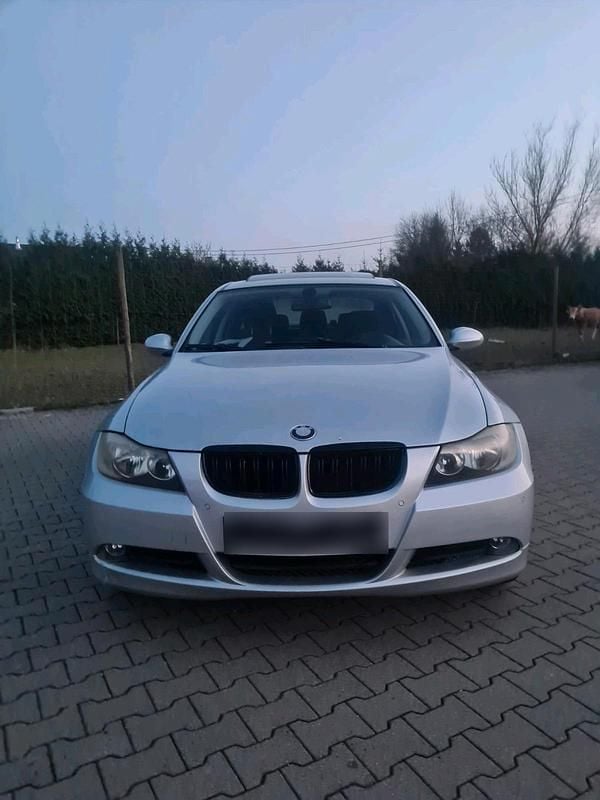 Gebraucht BMW 320 150 PS (110 kW) 2005 Silber Limousine