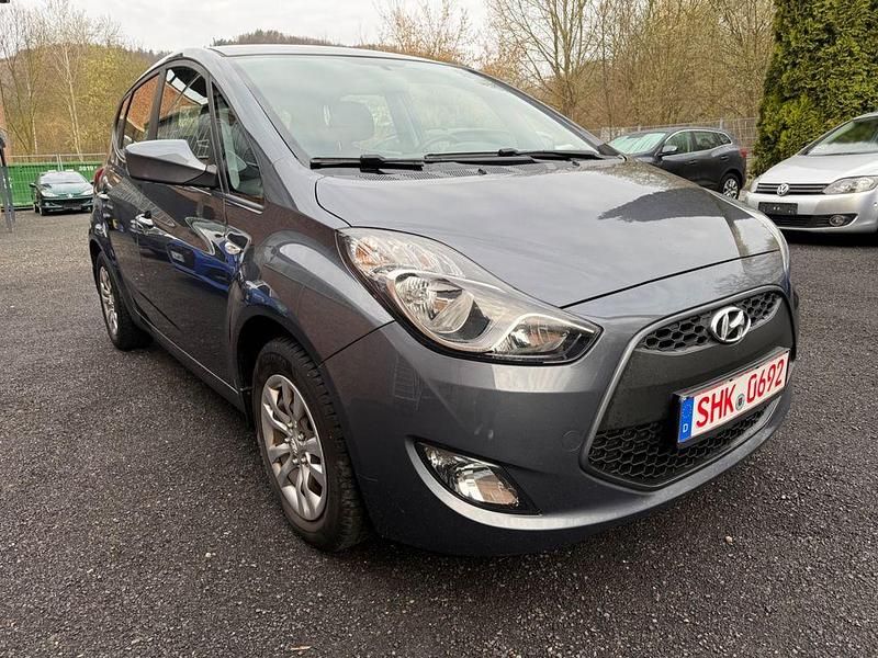 Gebraucht Hyundai ix20 Classic 90 PS (66 kW) 2016 Grau Kleinwagen
