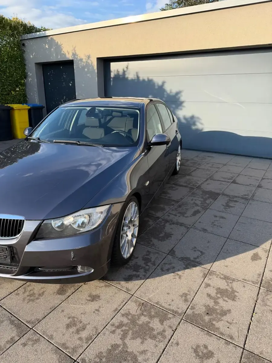 Gebraucht BMW 318 143 PS (105 kW) 2007 Grau Limousine