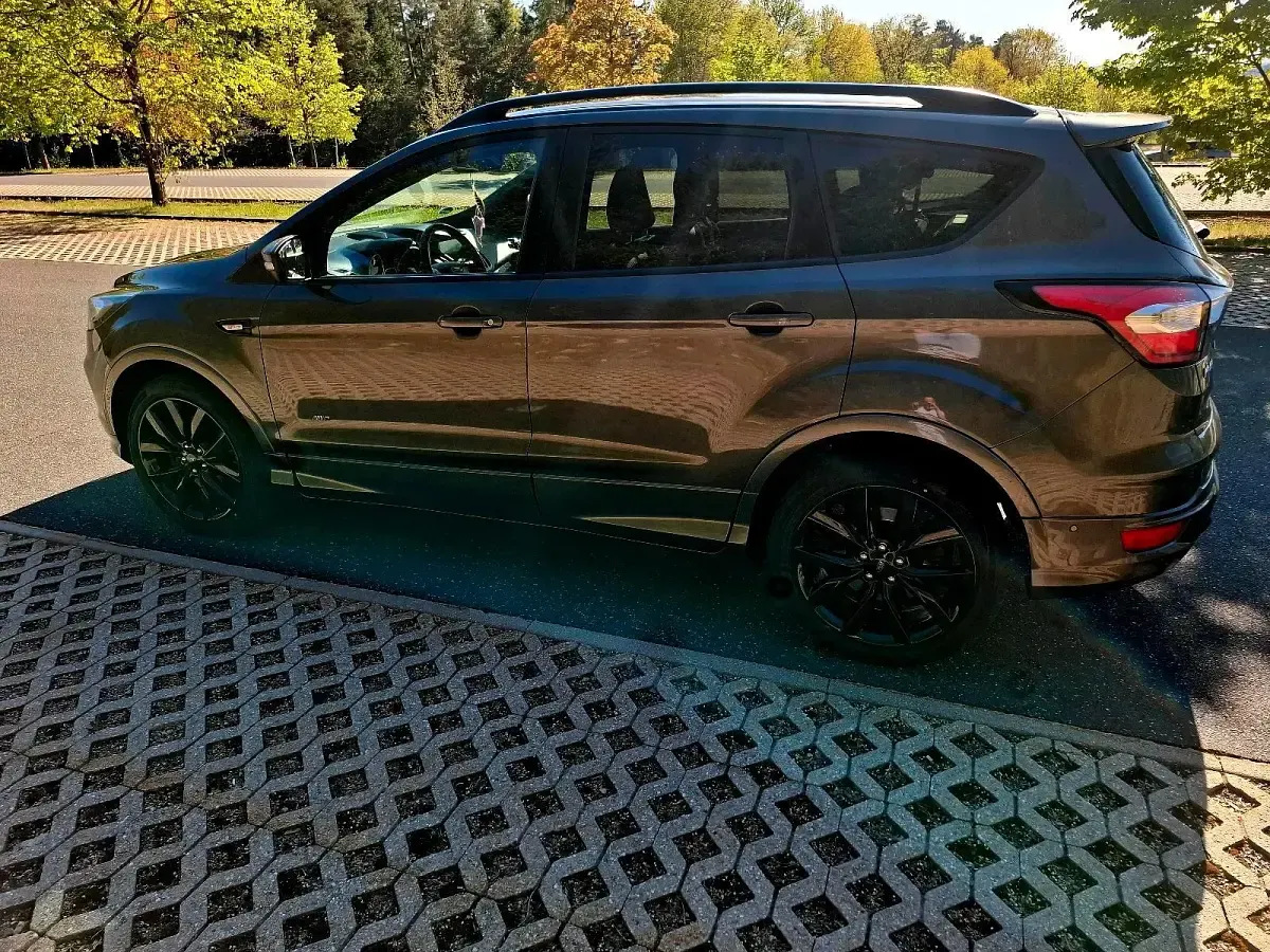 Gebraucht Ford Kuga ST 182 PS (133 kW) 2018 Grau SUV