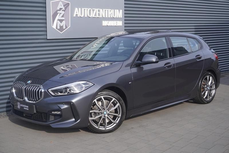 Mineralgrau metallic Gebraucht 2021 BMW 120 M Sport Kleinwagen | 26.990 € (Fairer Preis) - Bild 1/4