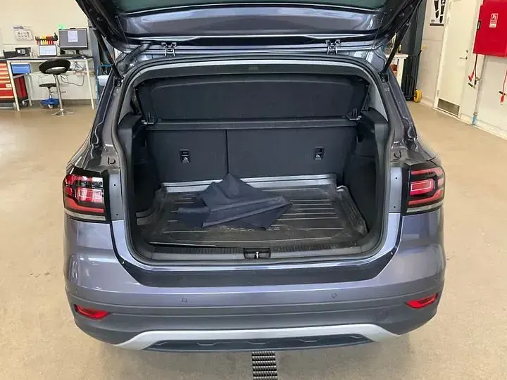 Gebraucht VW T-Cross Life 110 PS (80 kW) 2023 Rauchgrau (metallic) SUV