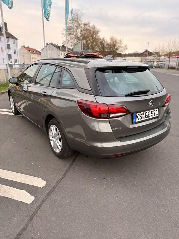 Gebraucht Opel Astra Edition 110 PS (80 kW) 2017 Grau Kombi