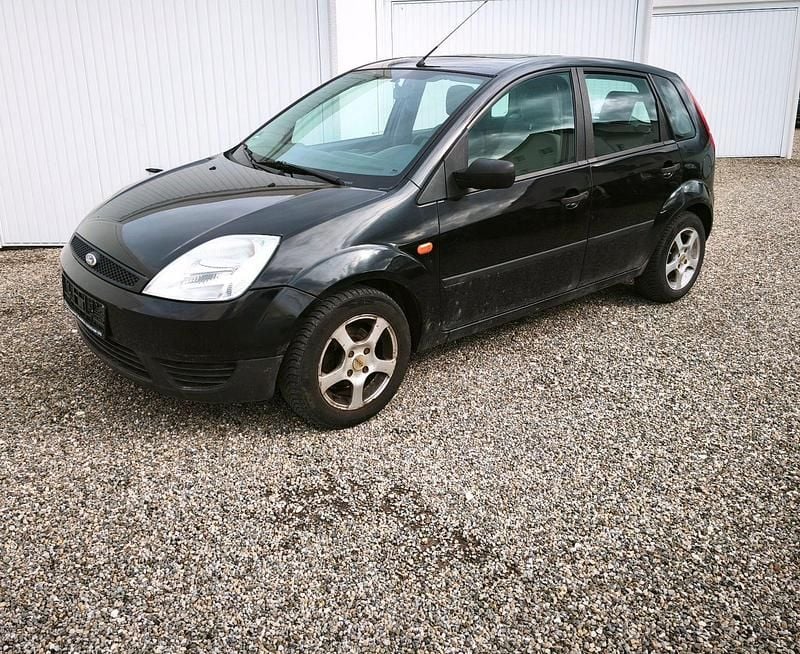 Gebraucht Ford Fiesta 69 PS (50 kW) 2003 Schwarz Kleinwagen