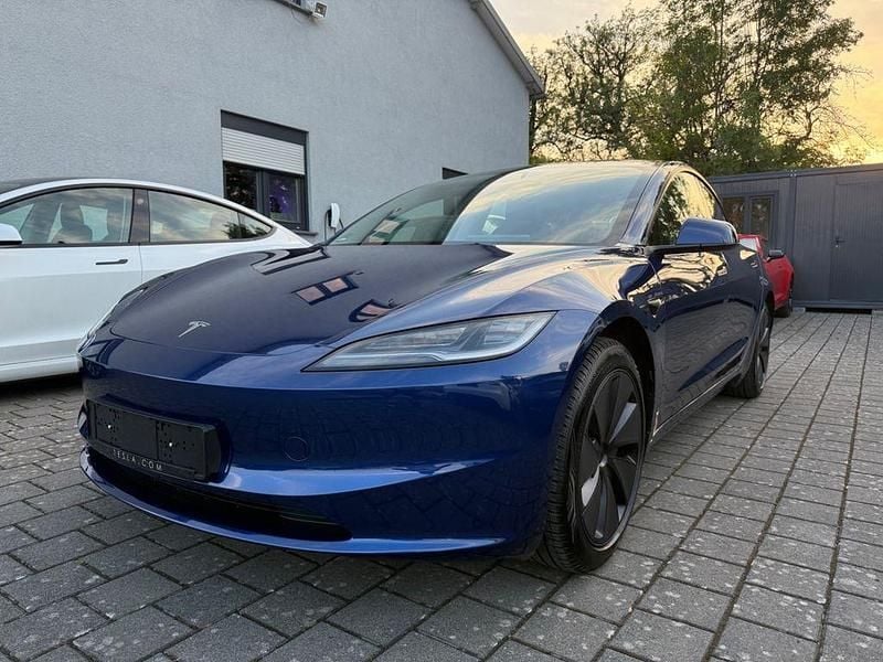 Blau Gebraucht 2023 Tesla Model 3 Standard Range Plus Limousine | 33.950 € (Etwas zu teuer) - Bild 1/4