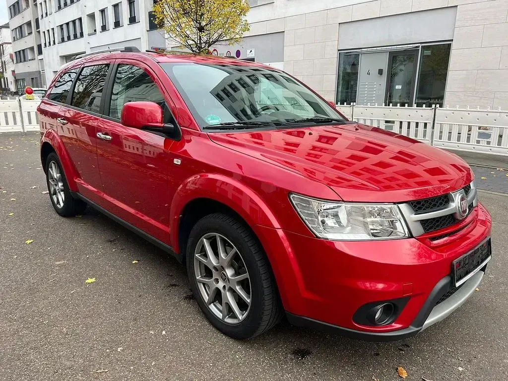 Gebraucht Fiat Freemont 170 PS (125 kW) 2015 Rot SUV