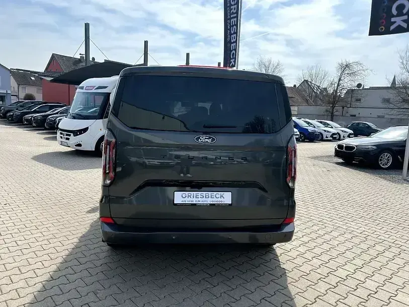 Neu Ford Tourneo Custom Titanium X 170 PS (125 kW) 2025 Grau Van