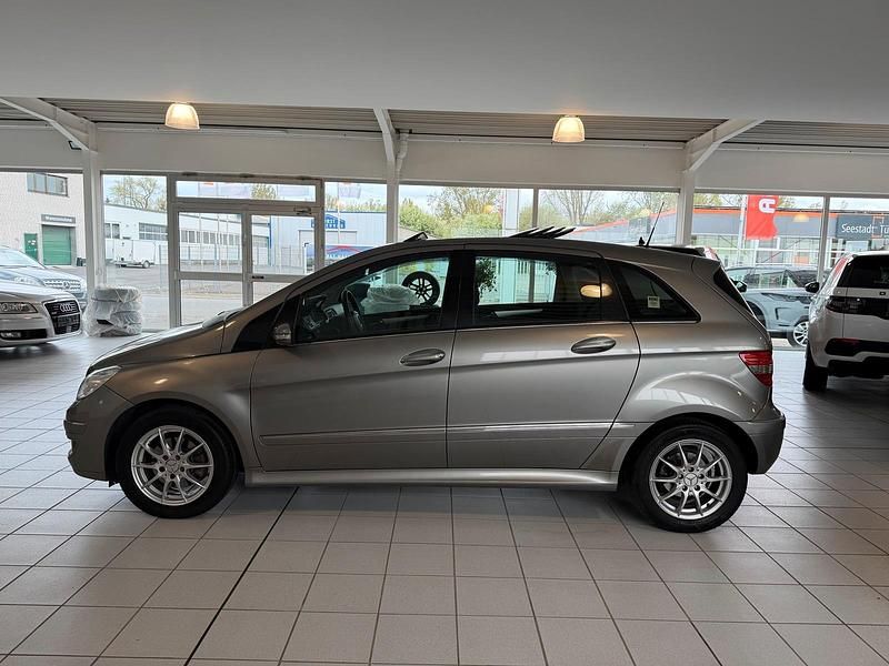 Gebraucht Mercedes B200 136 PS (100 kW) 2006 Grau Van / Kleinbus