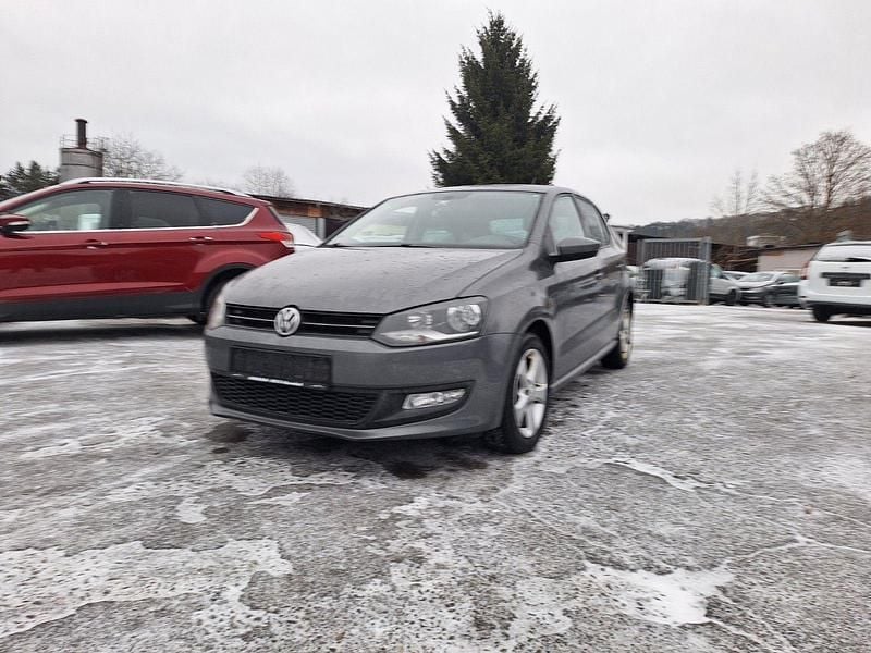 Grau Gebraucht 2011 VW Polo Team Kleinwagen | 2.390 € (Superpreis) - Bild 1/4