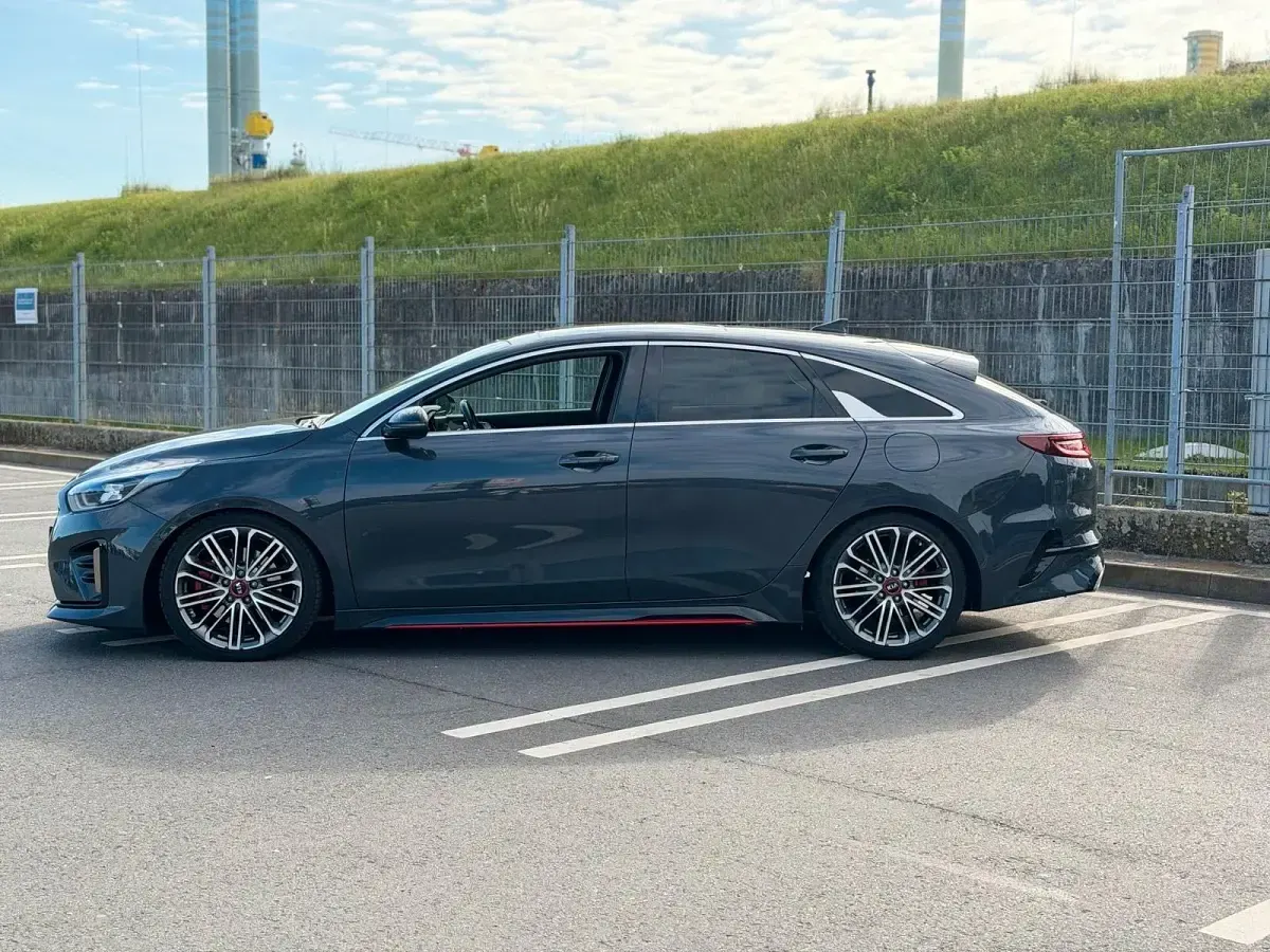Gebraucht Kia ProCeed GT 204 PS (150 kW) 2019 Grau Kombi