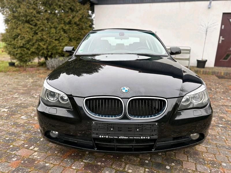 Gebraucht BMW 545 333 PS (244 kW) 2004 Schwarz Limousine