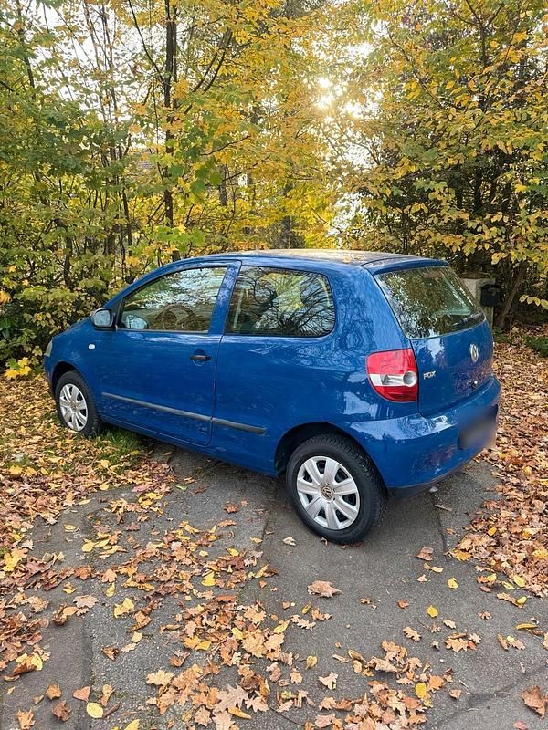 Second-hand VW Fox 74 CP (54 kW) 2005 Albastru Hatchback