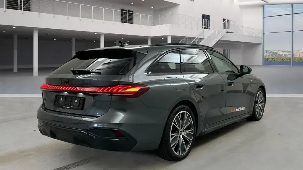 Usata Audi A5 S-line plus 204 CV (150 kW) 2025 Grigio Station wagon