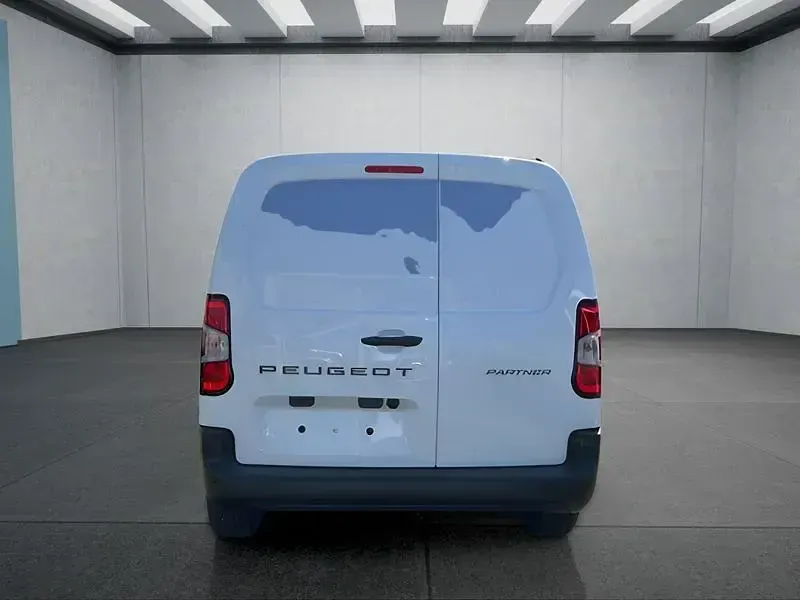 Gebraucht Peugeot Partner 102 PS (75 kW) 2025 Weiß Van / Kleinbus