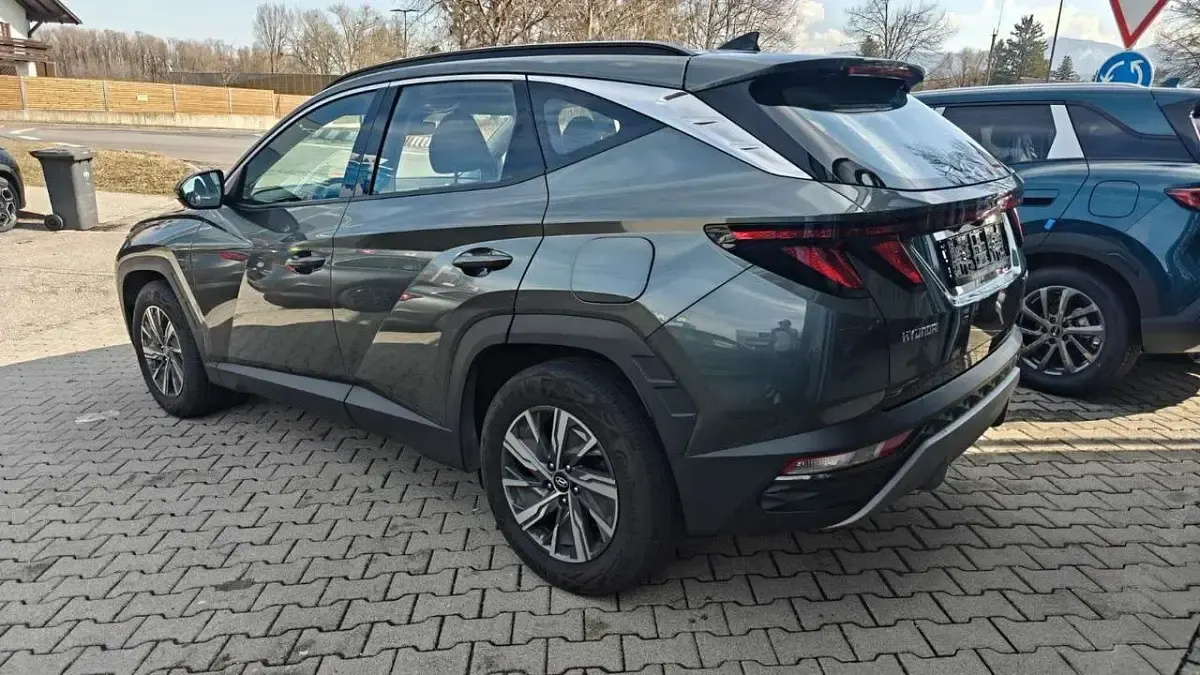 Gebraucht Hyundai Tucson 150 PS (110 kW) 2022 Amazon grey SUV