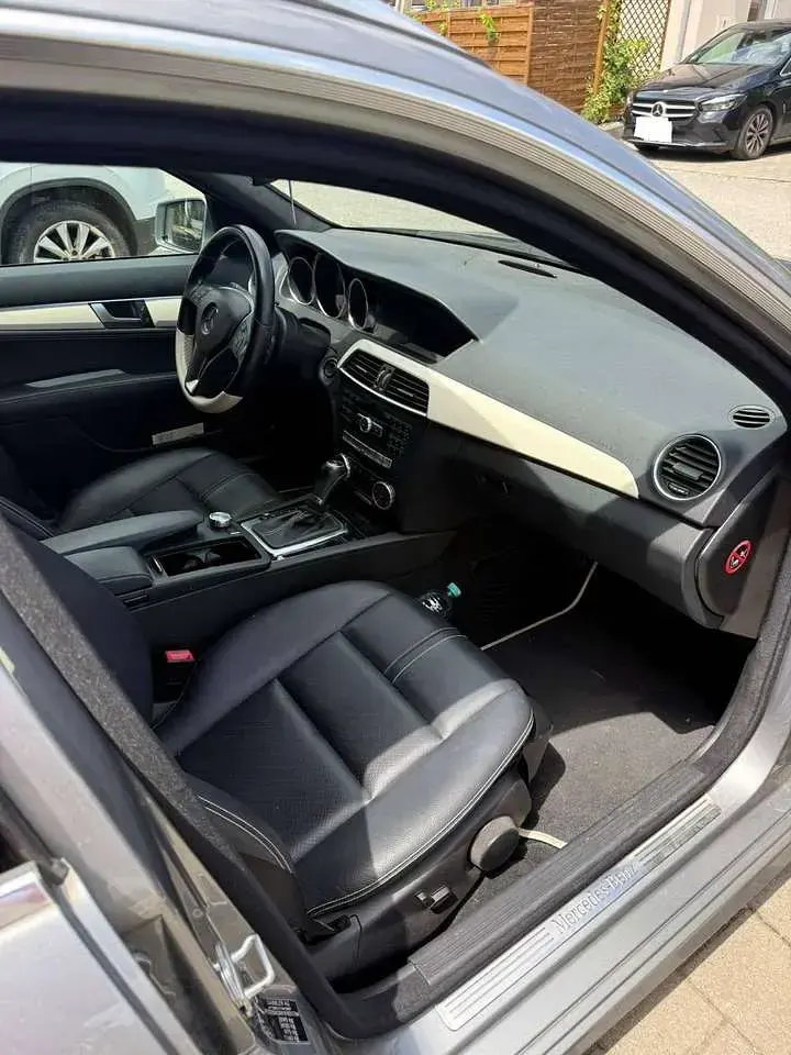 Gebraucht Mercedes C180 156 PS (114 kW) 2012 Silber Kombi