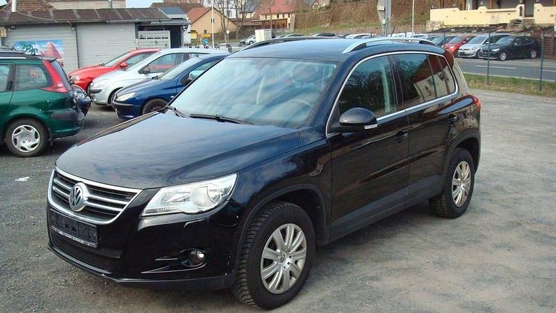 Gebraucht VW Tiguan Team 150 PS (110 kW) 2010 Schwarz SUV