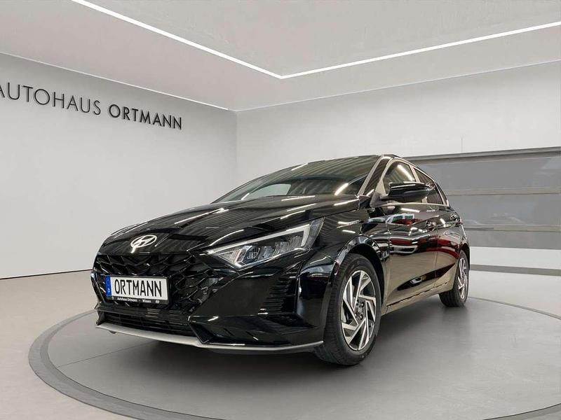 Neu Hyundai i20 Turbo 101 PS (74 kW) 2025 Phantom black / met Limousine